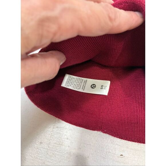 Lululemon NWT Warm Revelation Beanie Shiny in Berry Rumble OS main image 4